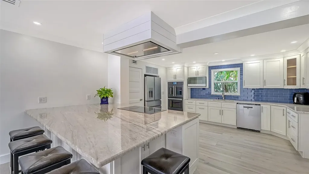 619 Buttonwood Drive Longboat Key FL 34228