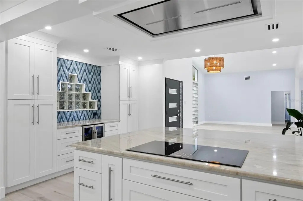 619 Buttonwood Drive Longboat Key FL 34228