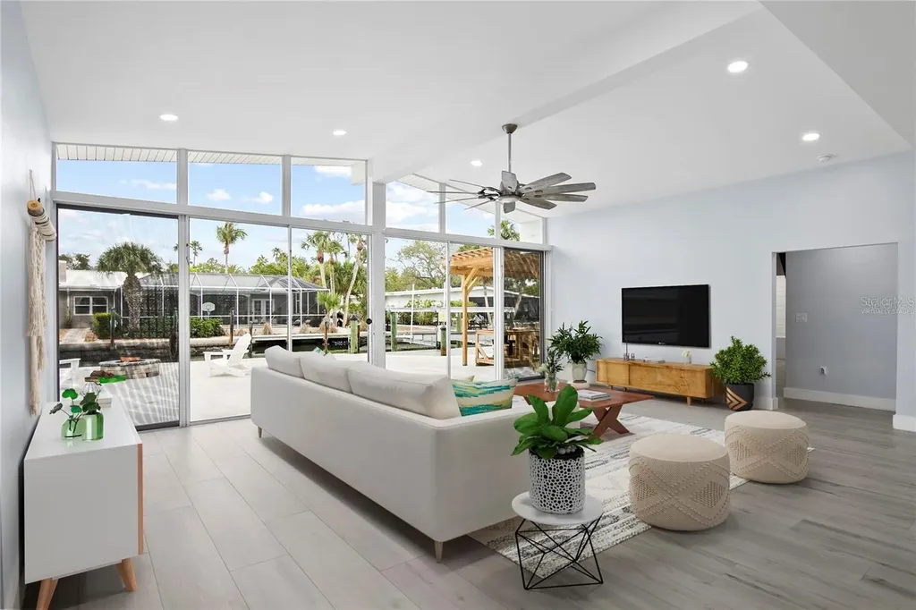 619 Buttonwood Drive Longboat Key FL 34228