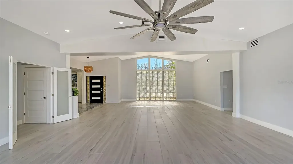 619 Buttonwood Drive Longboat Key FL 34228