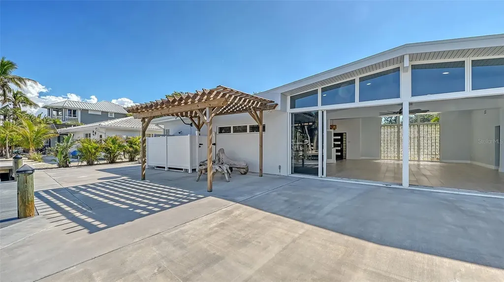619 Buttonwood Drive Longboat Key FL 34228