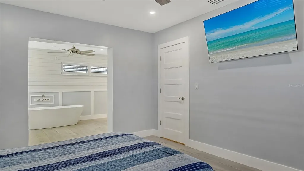 619 Buttonwood Drive Longboat Key FL 34228