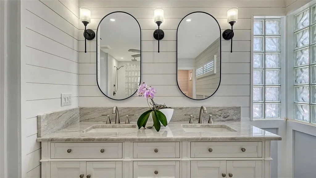 619 Buttonwood Drive Longboat Key FL 34228