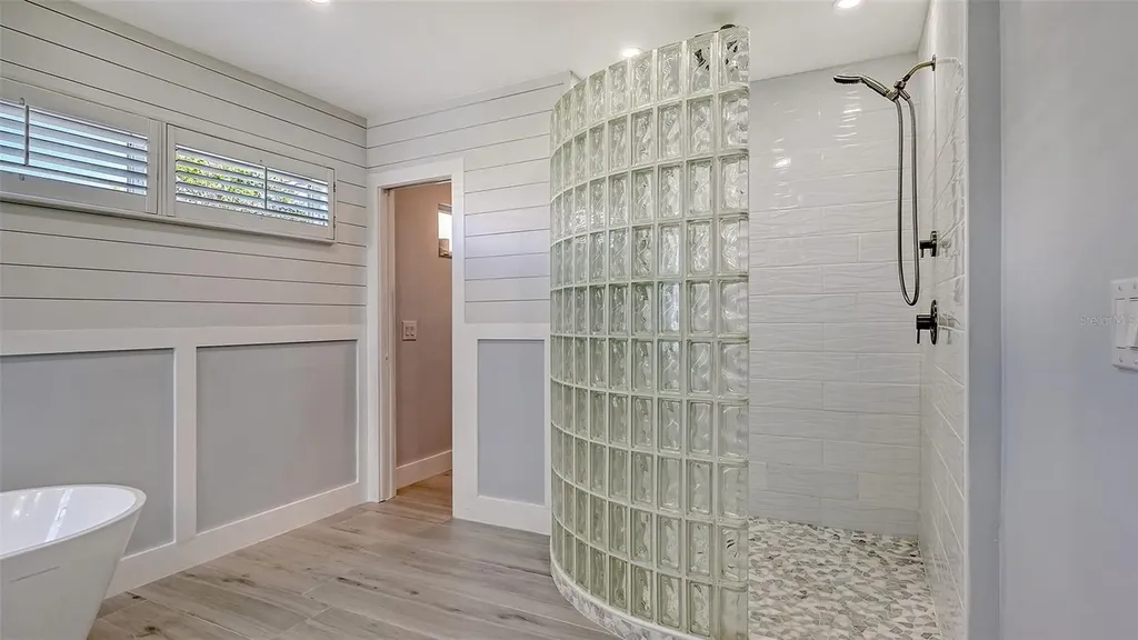 619 Buttonwood Drive Longboat Key FL 34228