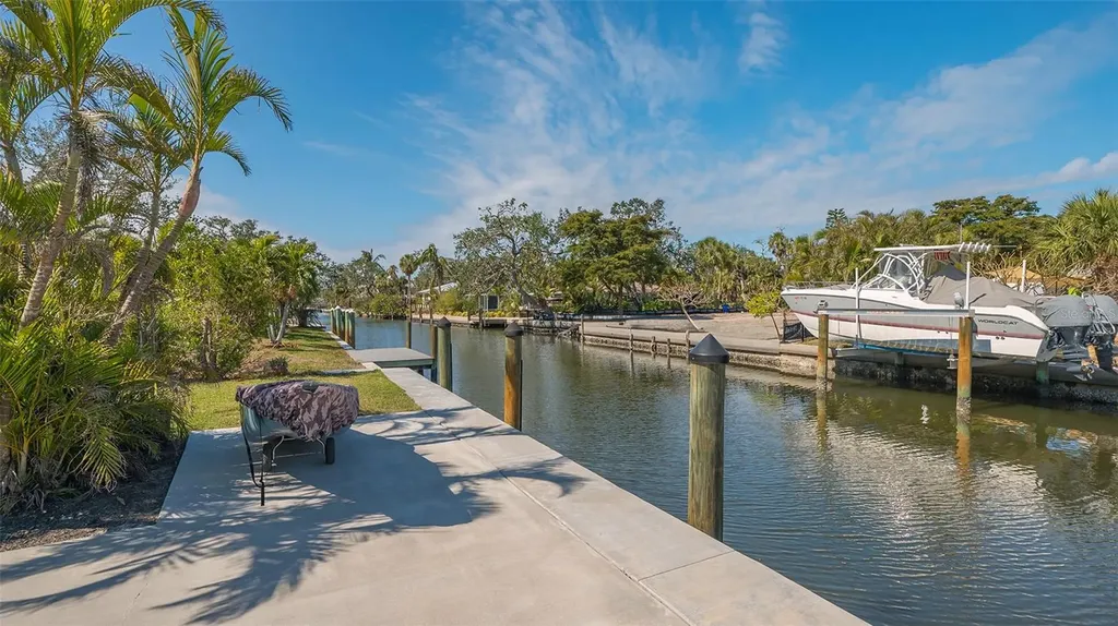 619 Buttonwood Drive Longboat Key FL 34228