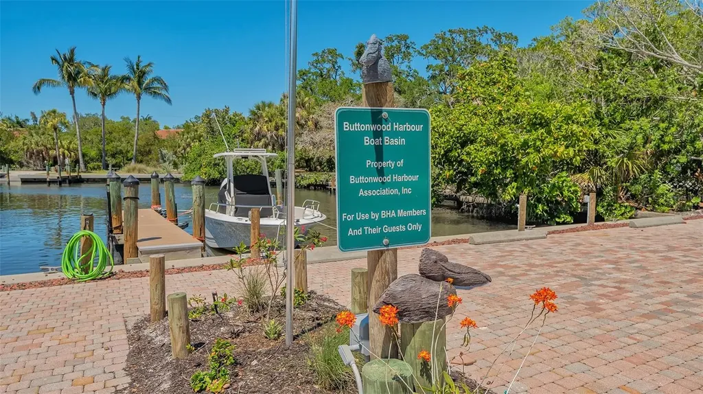 619 Buttonwood Drive Longboat Key FL 34228