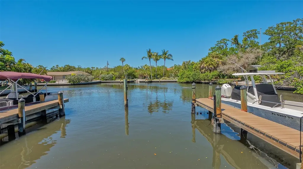 619 Buttonwood Drive Longboat Key FL 34228