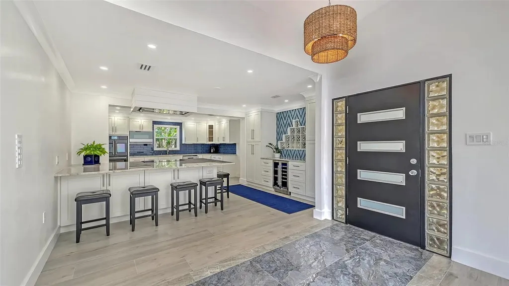 619 Buttonwood Drive Longboat Key FL 34228