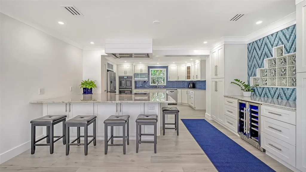 619 Buttonwood Drive Longboat Key FL 34228