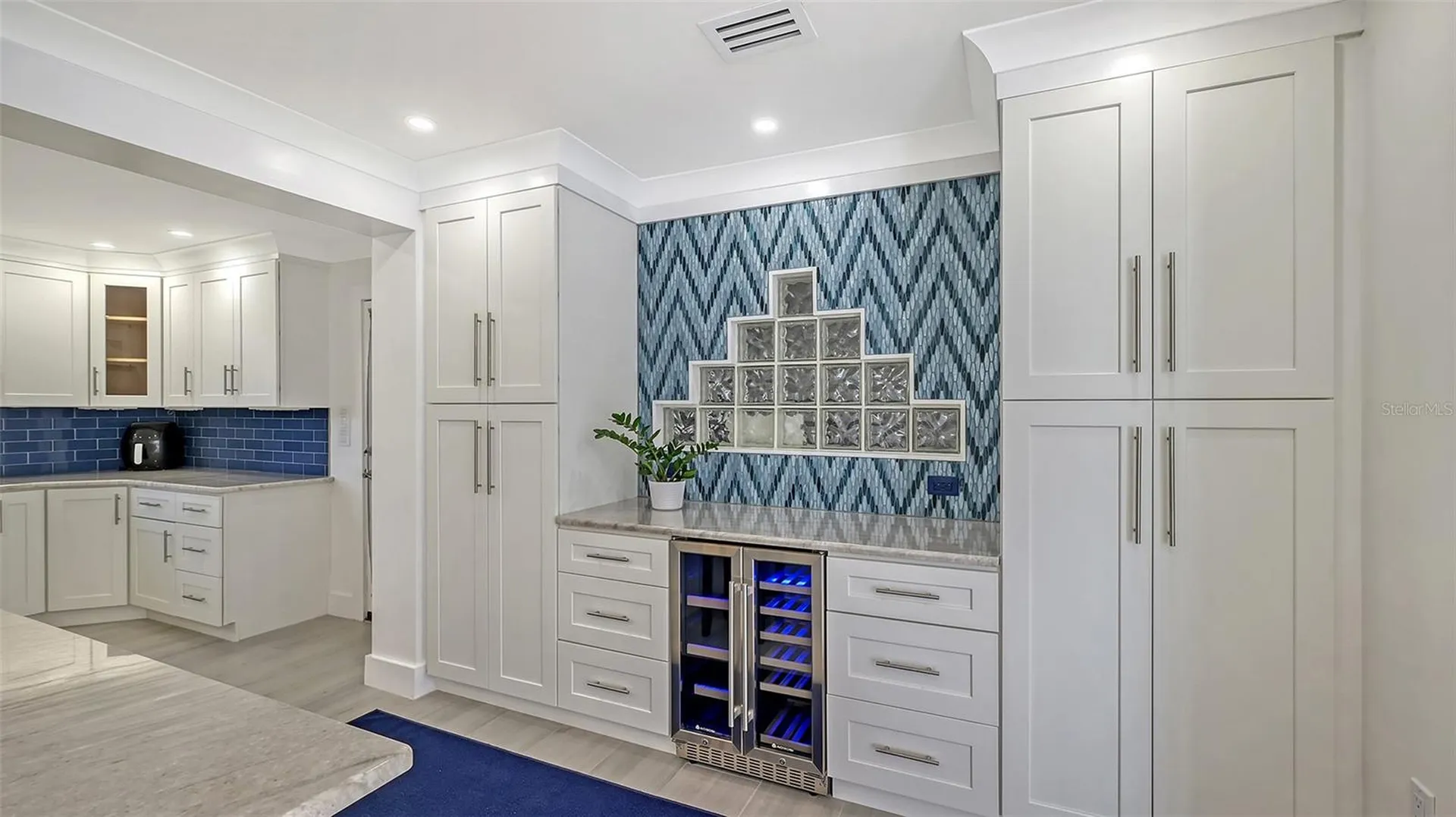 619 Buttonwood Drive Longboat Key FL 34228