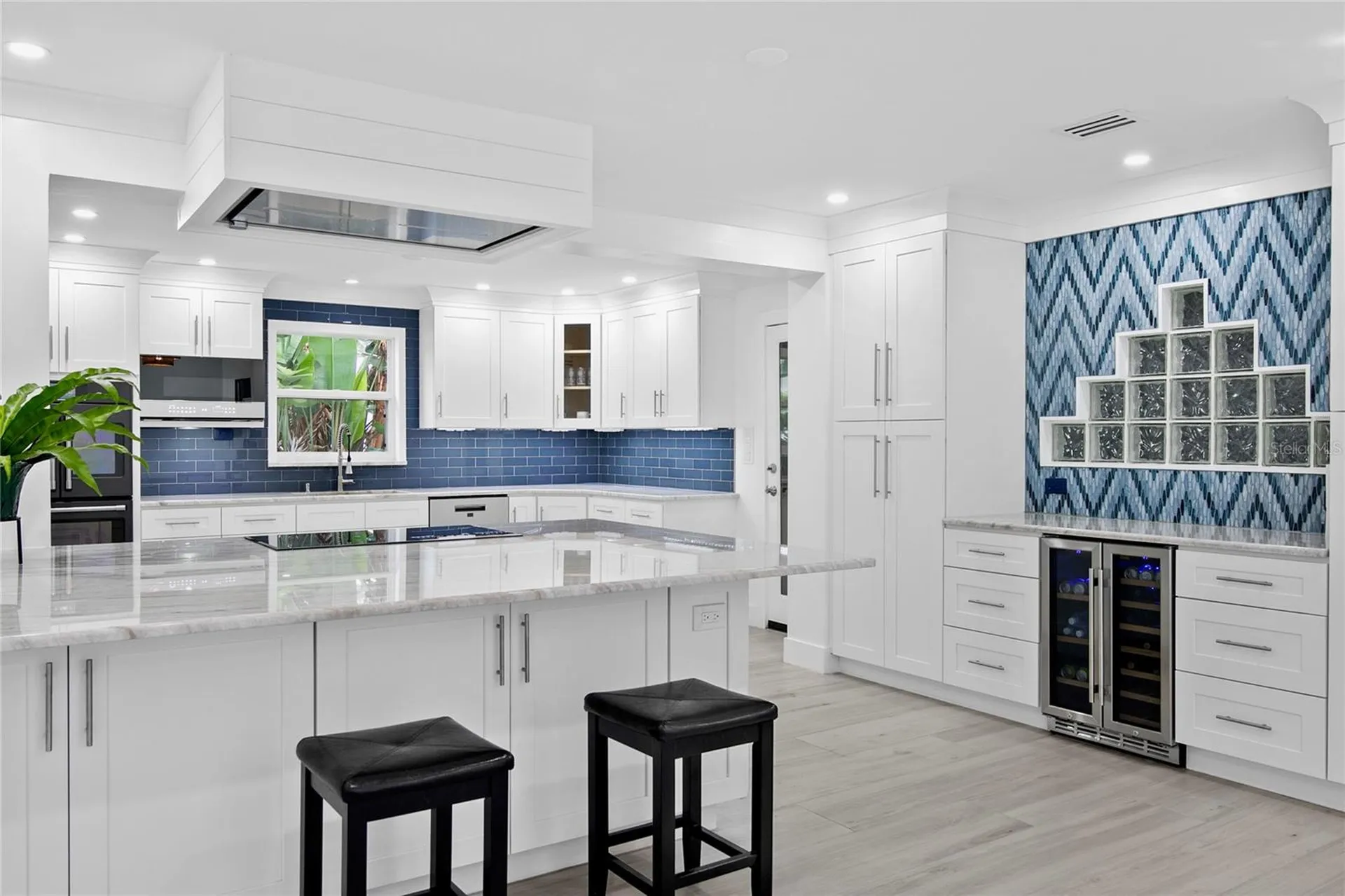 619 Buttonwood Drive Longboat Key FL 34228