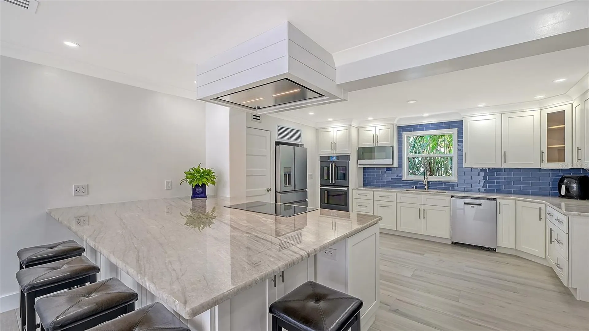 619 Buttonwood Drive Longboat Key FL 34228