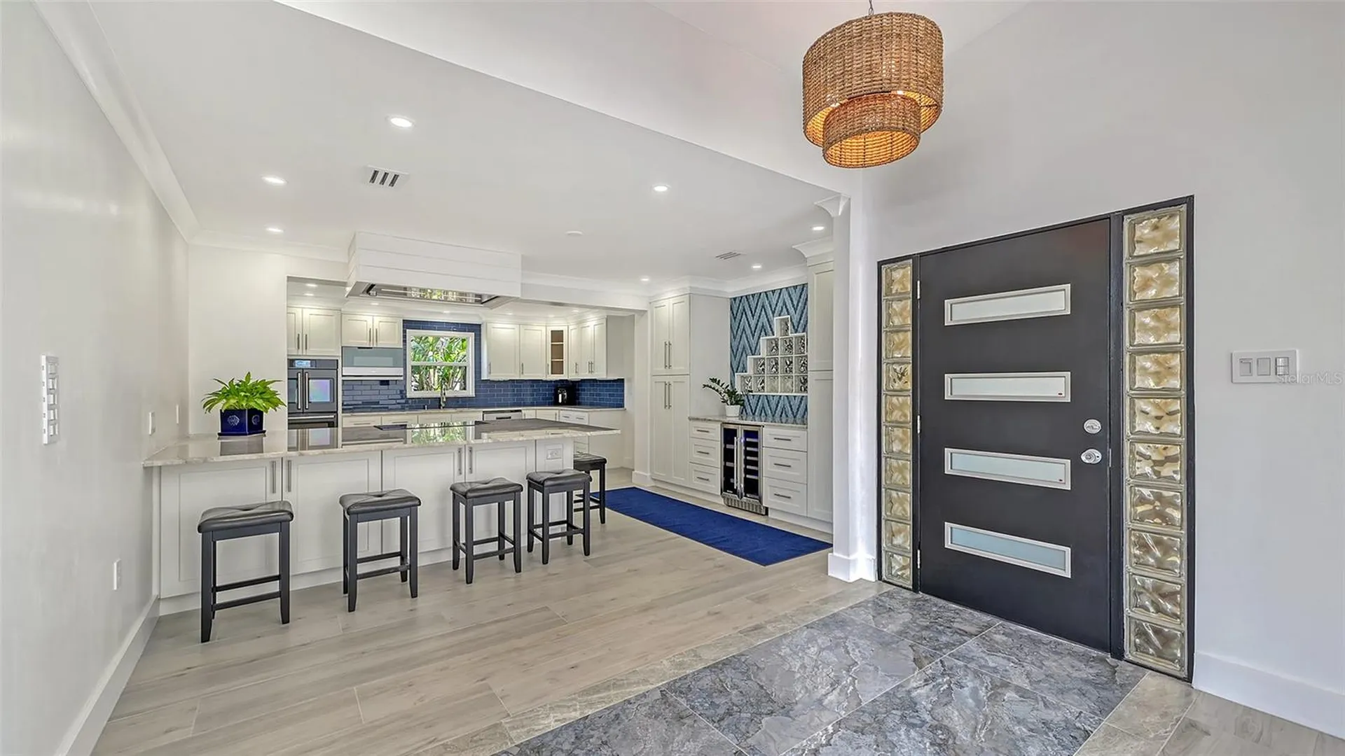 619 Buttonwood Drive Longboat Key FL 34228