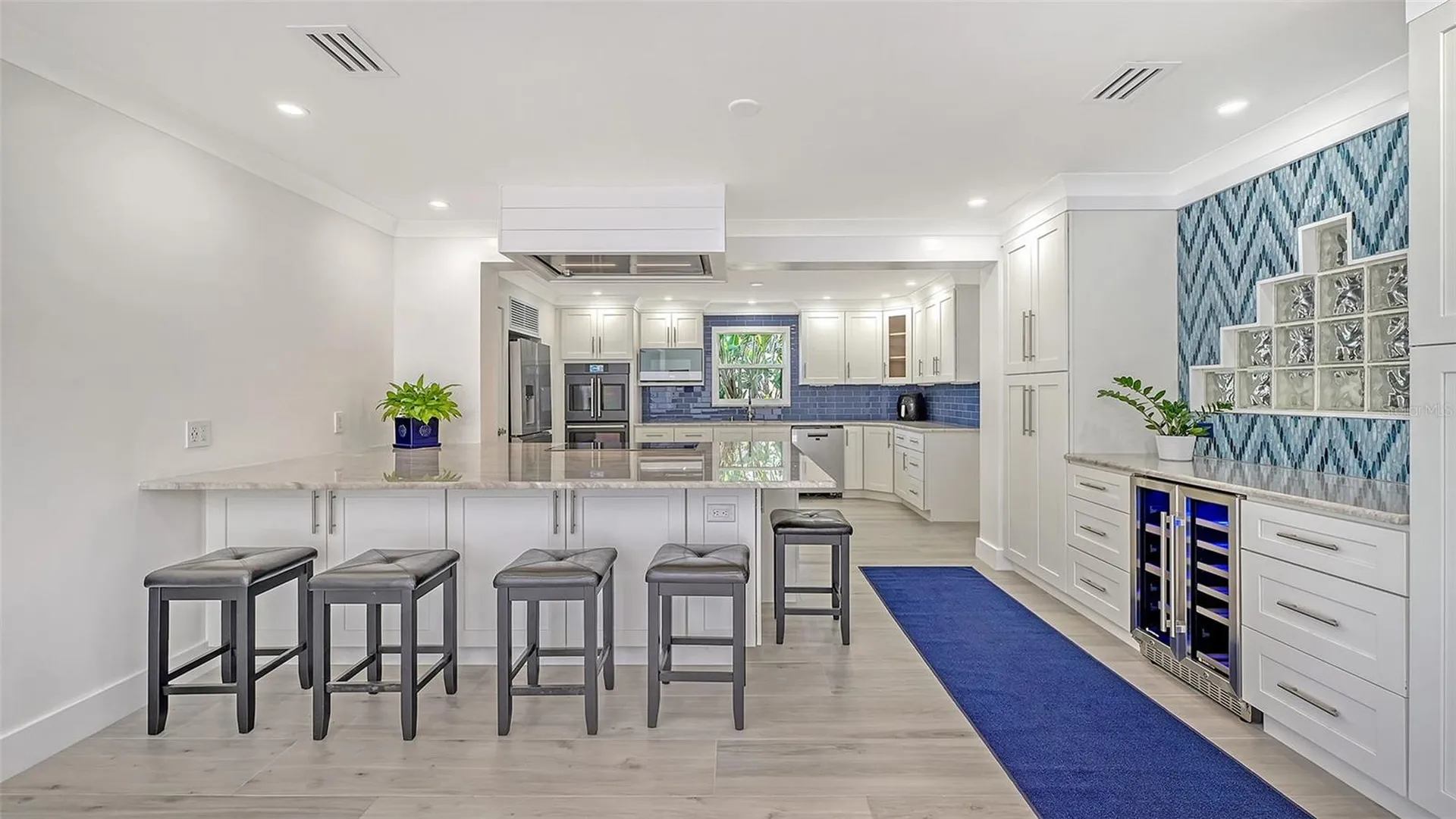 619 Buttonwood Drive Longboat Key FL 34228