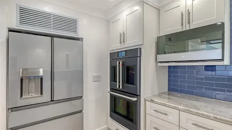 619 Buttonwood Drive Longboat Key FL 34228