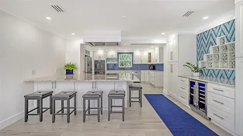 619 Buttonwood Drive Longboat Key FL 34228
