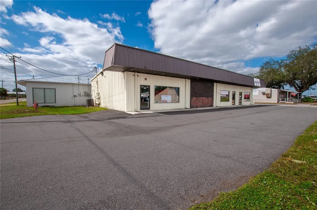 908 S 6th Avenue Wauchula FL 33873