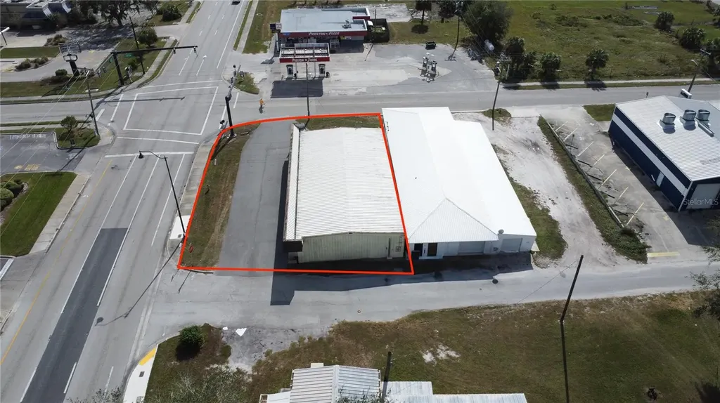 908 S 6th Avenue Wauchula FL 33873
