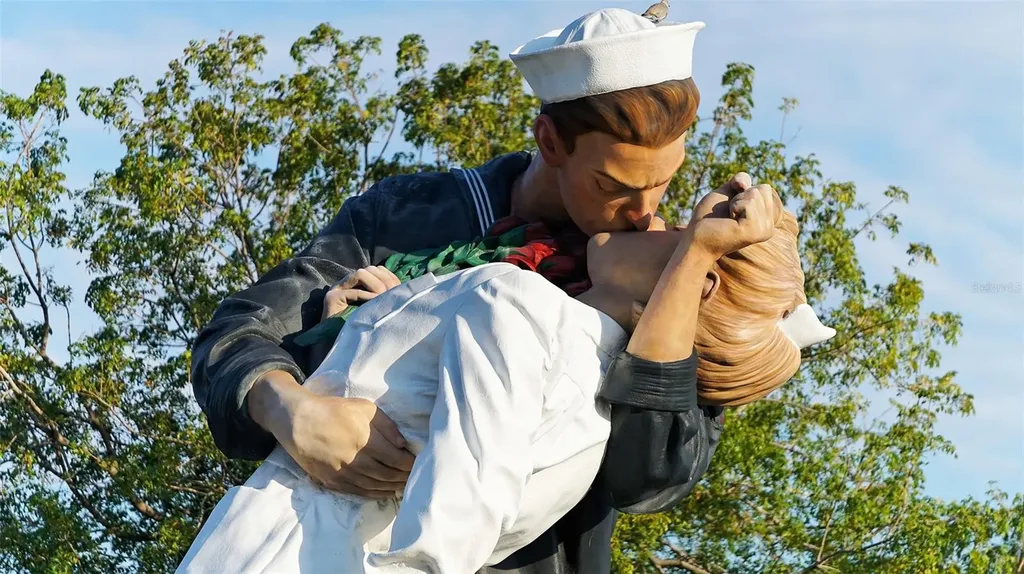 650 Golden Gate Point Sarasota FL 34236