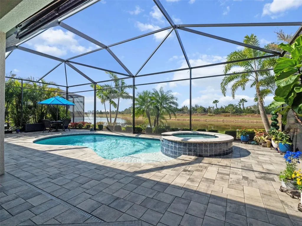 8271 Redonda Loop Lakewood Ranch FL 34202