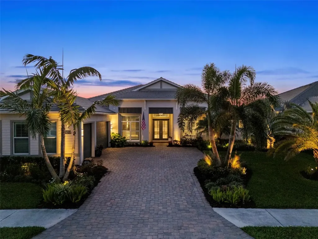 8271 Redonda Loop Lakewood Ranch FL 34202