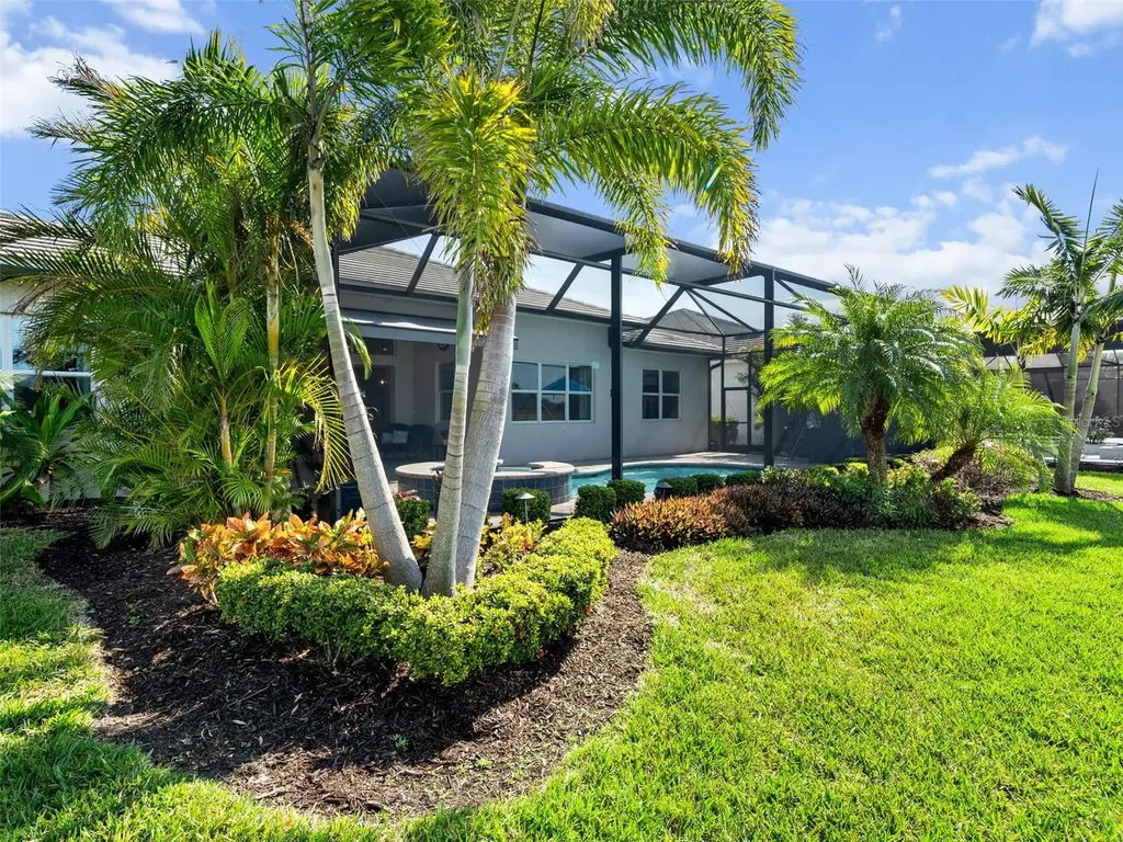 8271 Redonda Loop Lakewood Ranch FL 34202