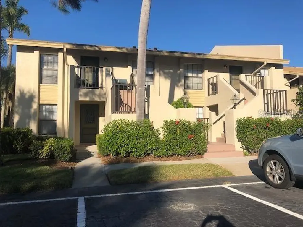 4570 Weybridge Sarasota FL 34235