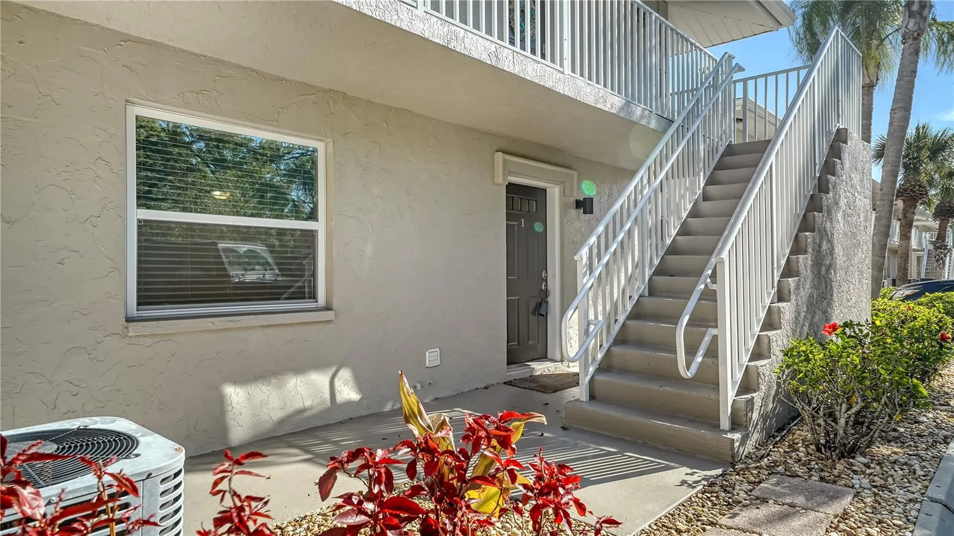 966 La Costa Circle Sarasota FL 34237