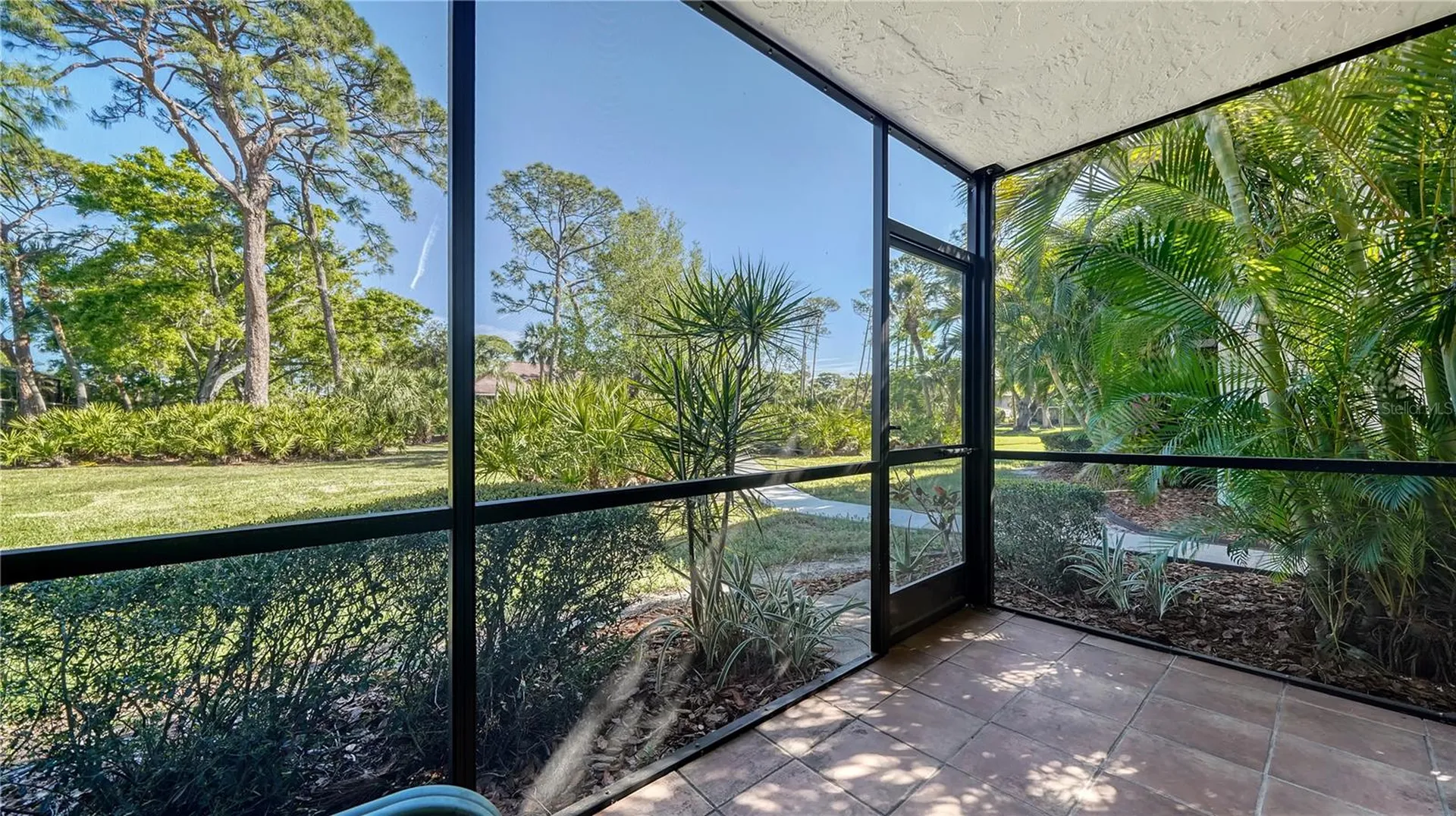 966 La Costa Circle Sarasota FL 34237