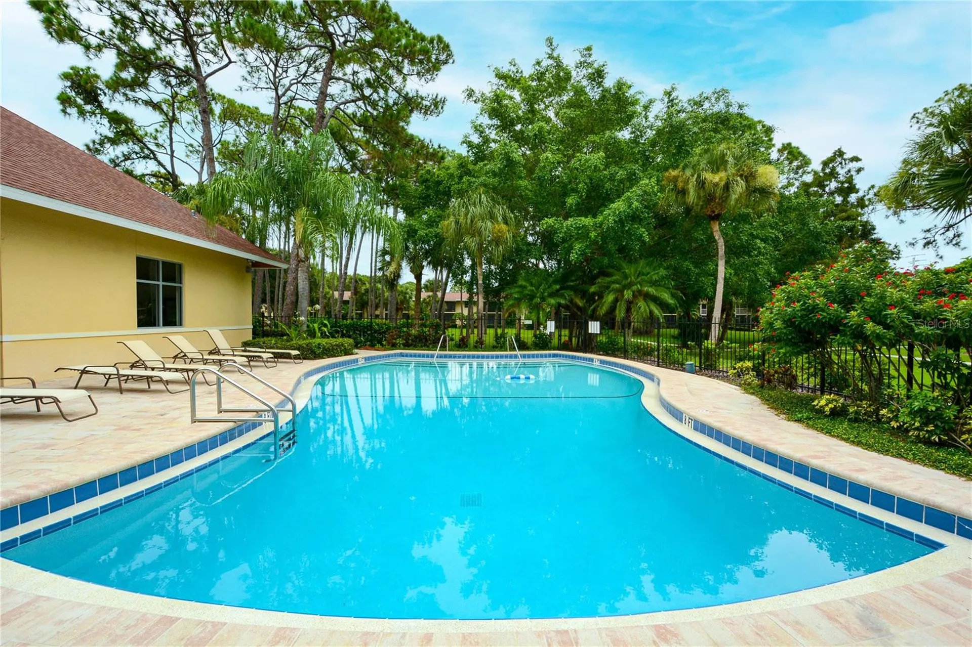 966 La Costa Circle Sarasota FL 34237