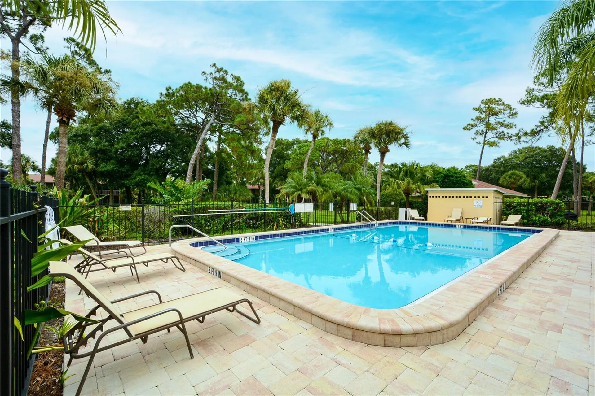 966 La Costa Circle Sarasota FL 34237