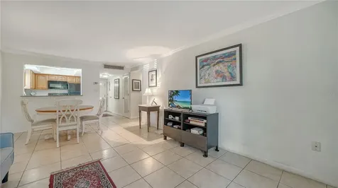 966 La Costa Circle Sarasota FL 34237