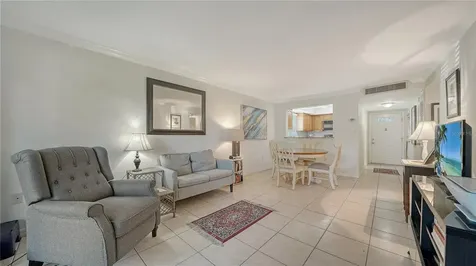 966 La Costa Circle Sarasota FL 34237