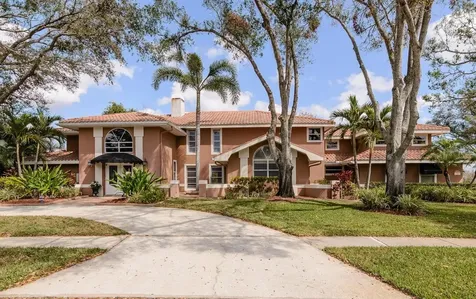 2965 Eagle Estates Circle E Clearwater FL 33761
