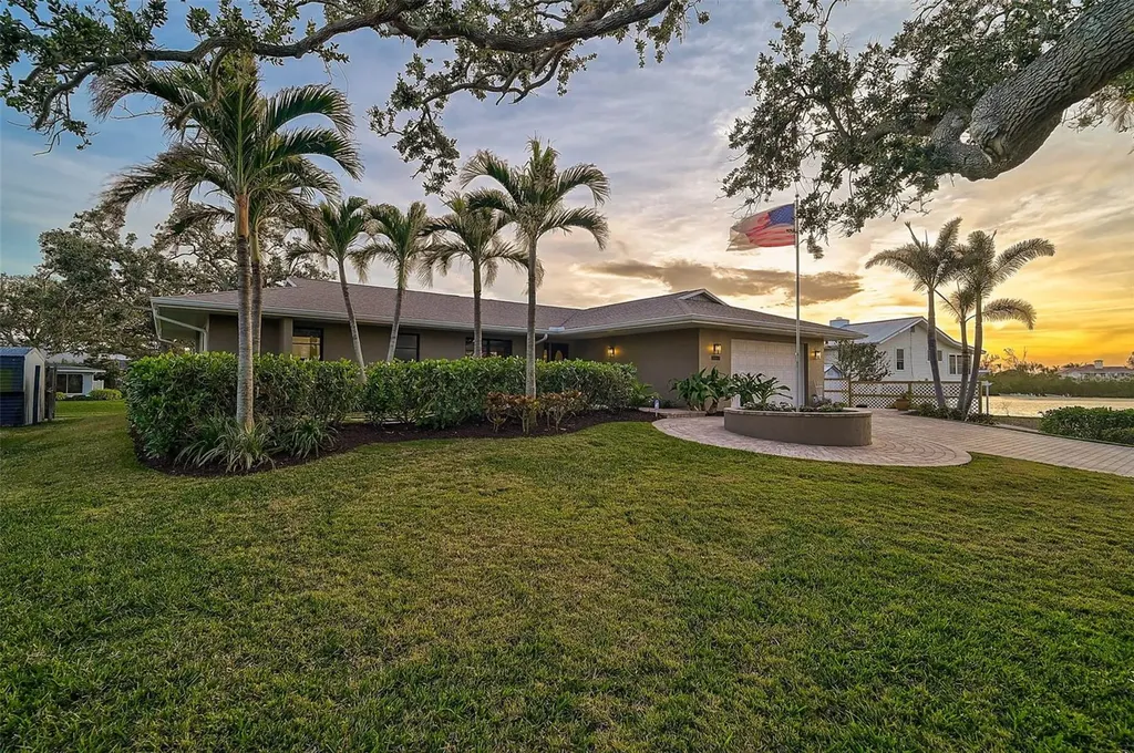 641 Bayshore Road Nokomis FL 34275