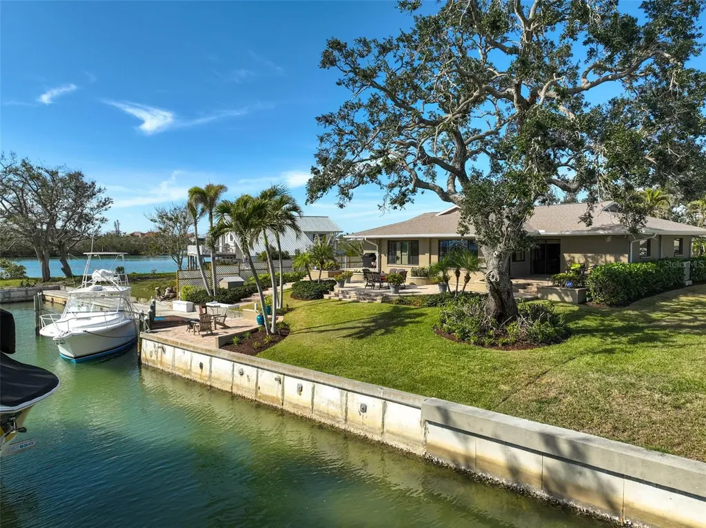 641 Bayshore Road Nokomis FL 34275