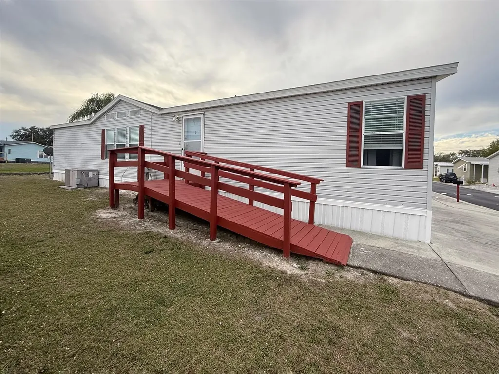 222 N Saint George Circle Apollo Beach FL 33572