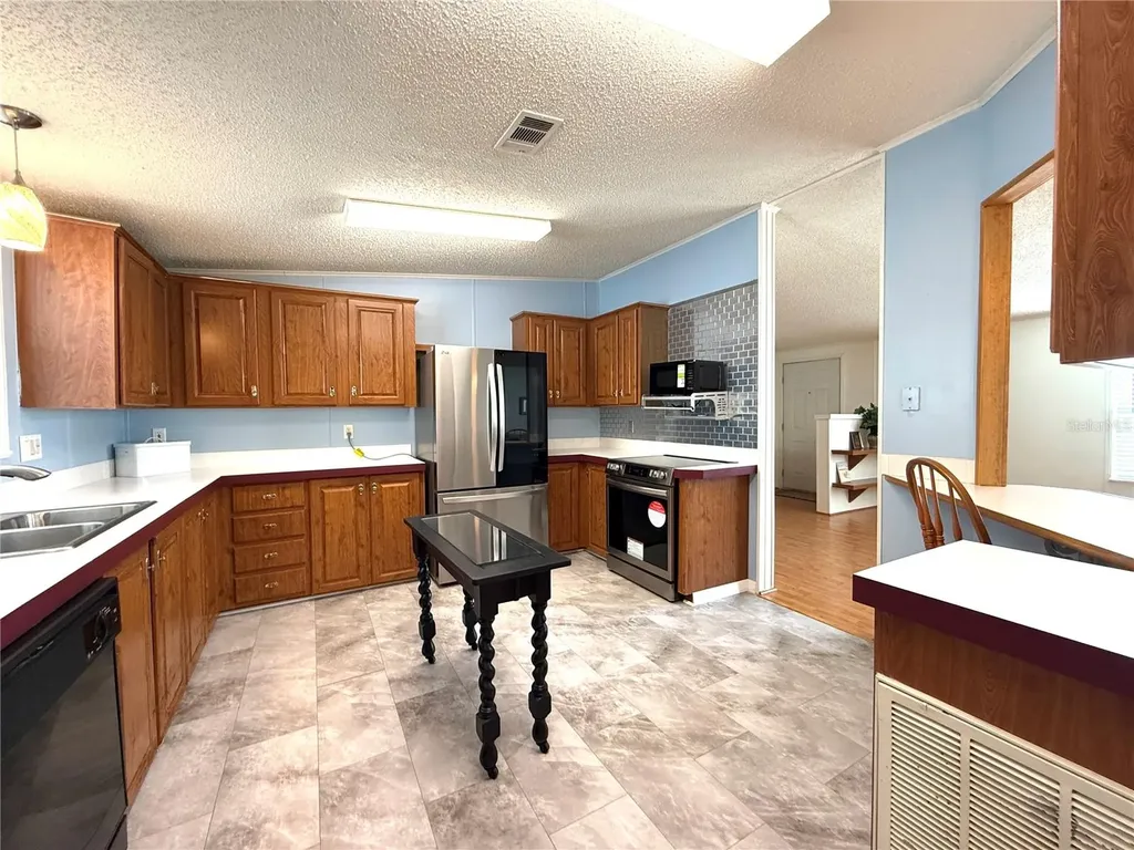 222 N Saint George Circle Apollo Beach FL 33572