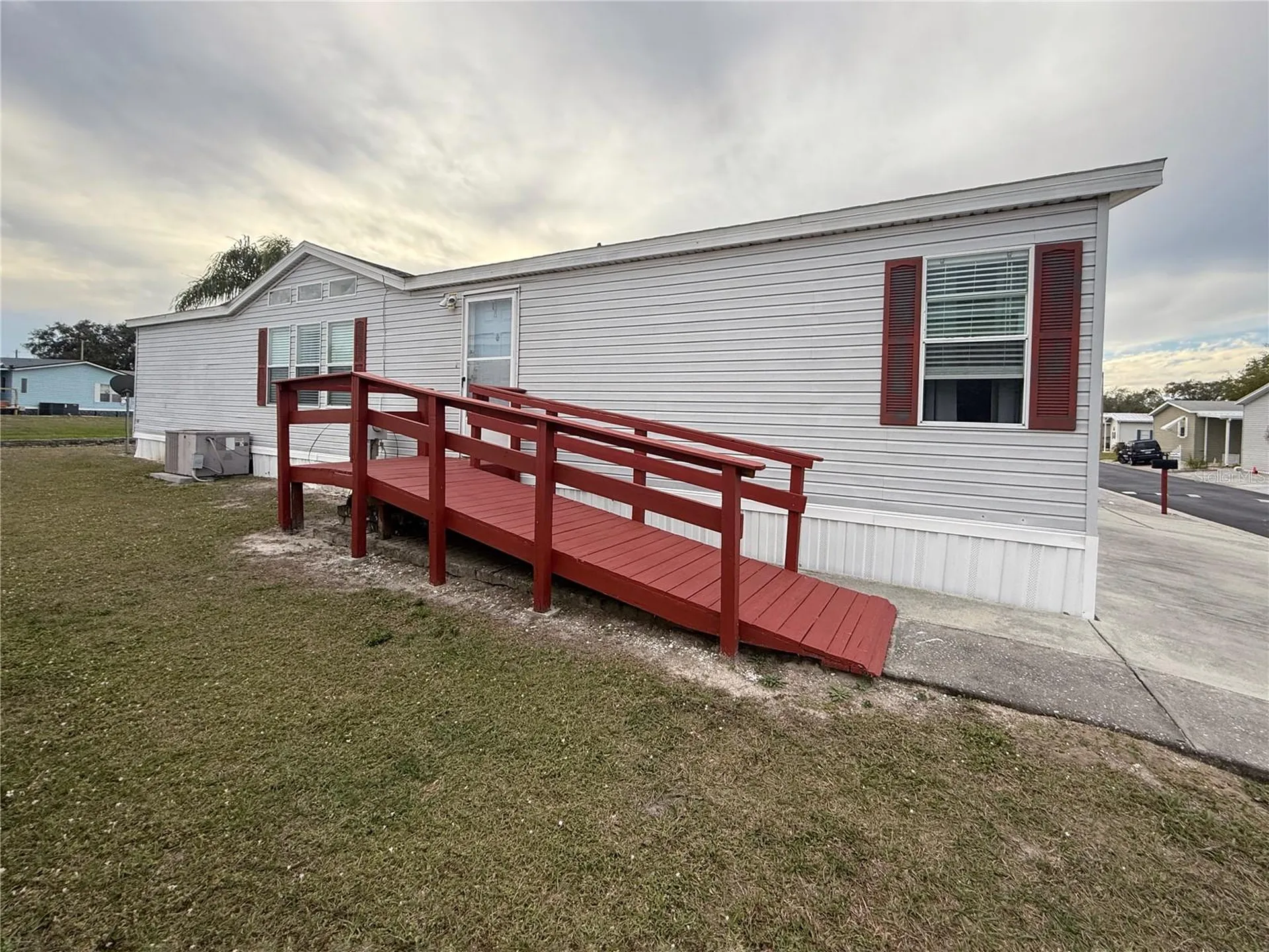 222 N Saint George Circle Apollo Beach FL 33572
