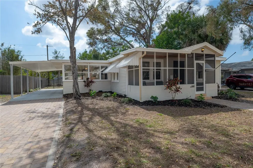 560 80th Avenue N St Petersburg FL 33702