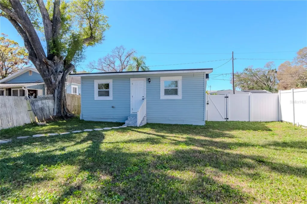 7015 N Dakota Avenue Tampa FL 33604