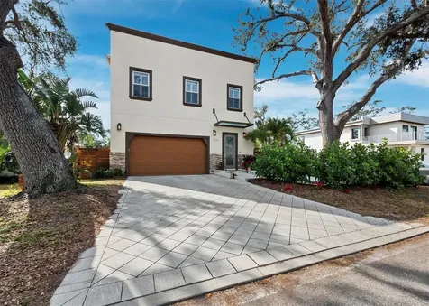 2224 Tami Sola Street Sarasota FL 34237