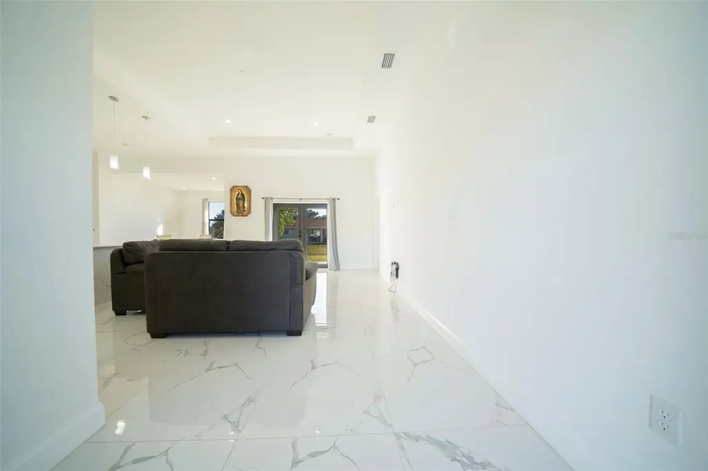 2915 5th Street SW Lehigh Acres FL 33976