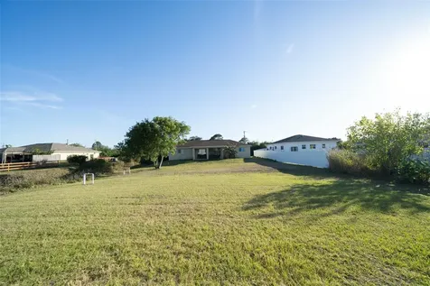 2915 5th Street SW Lehigh Acres FL 33976