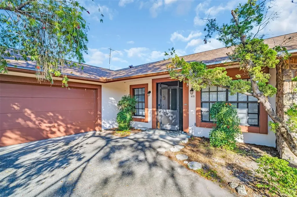 835 Rustic Oaks Drive Palm Harbor FL 34684