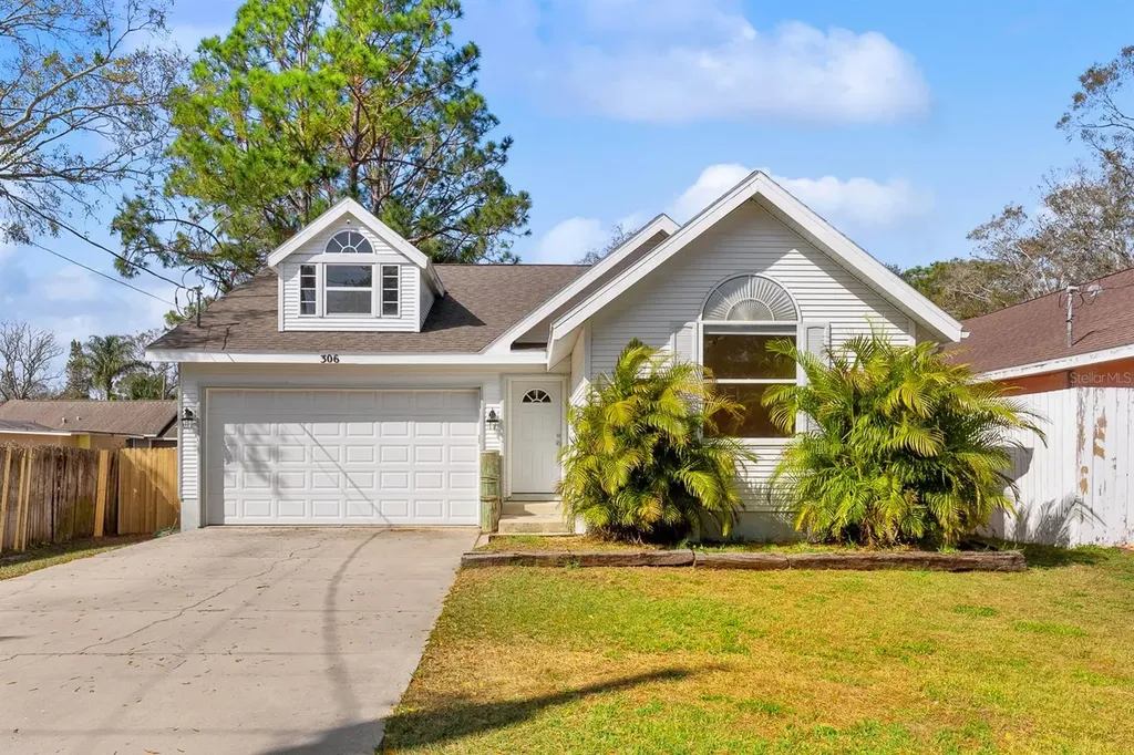 306 Oakwood Boulevard Oldsmar FL 34677