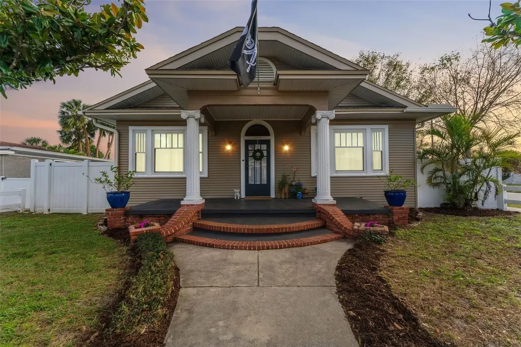 1924 W Carmen Street Tampa FL 33606
