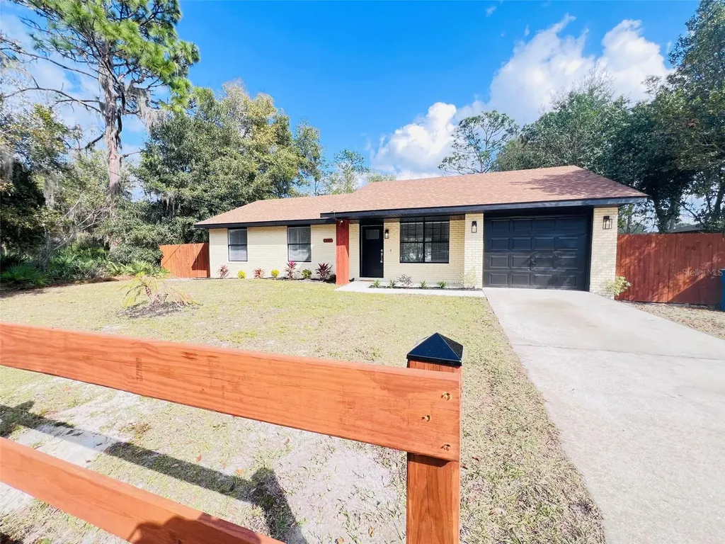 1897 West Parkway Deland FL 32724