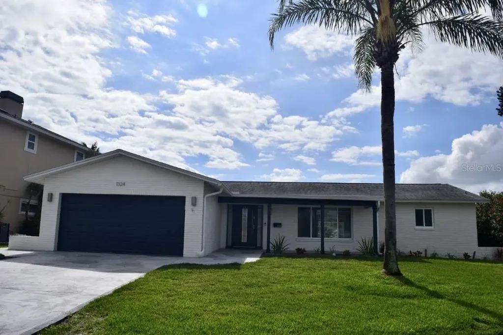 1324 51st Avenue NE St Petersburg FL 33703