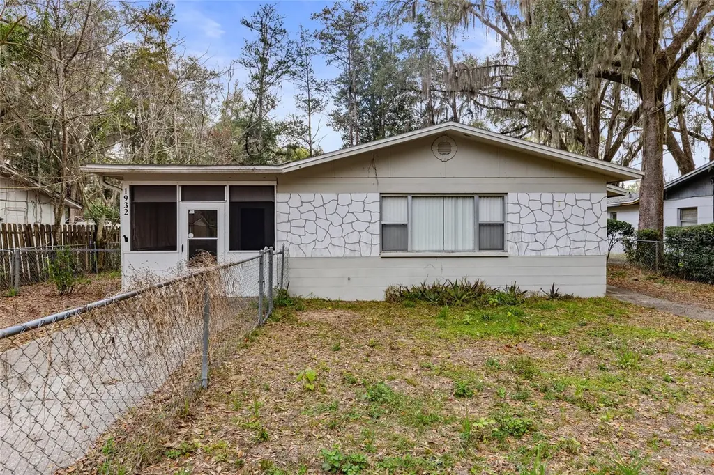 1932 NW 31st Place Gainesville FL 32605